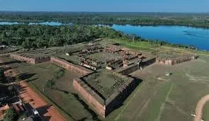 Vista aérea do Forte Príncipe da Beira, às margens do Rio Guaporé.